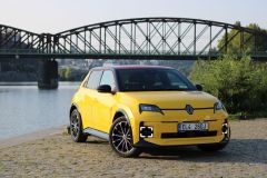 Renault 5 Iconic Cinq comfort range 2025