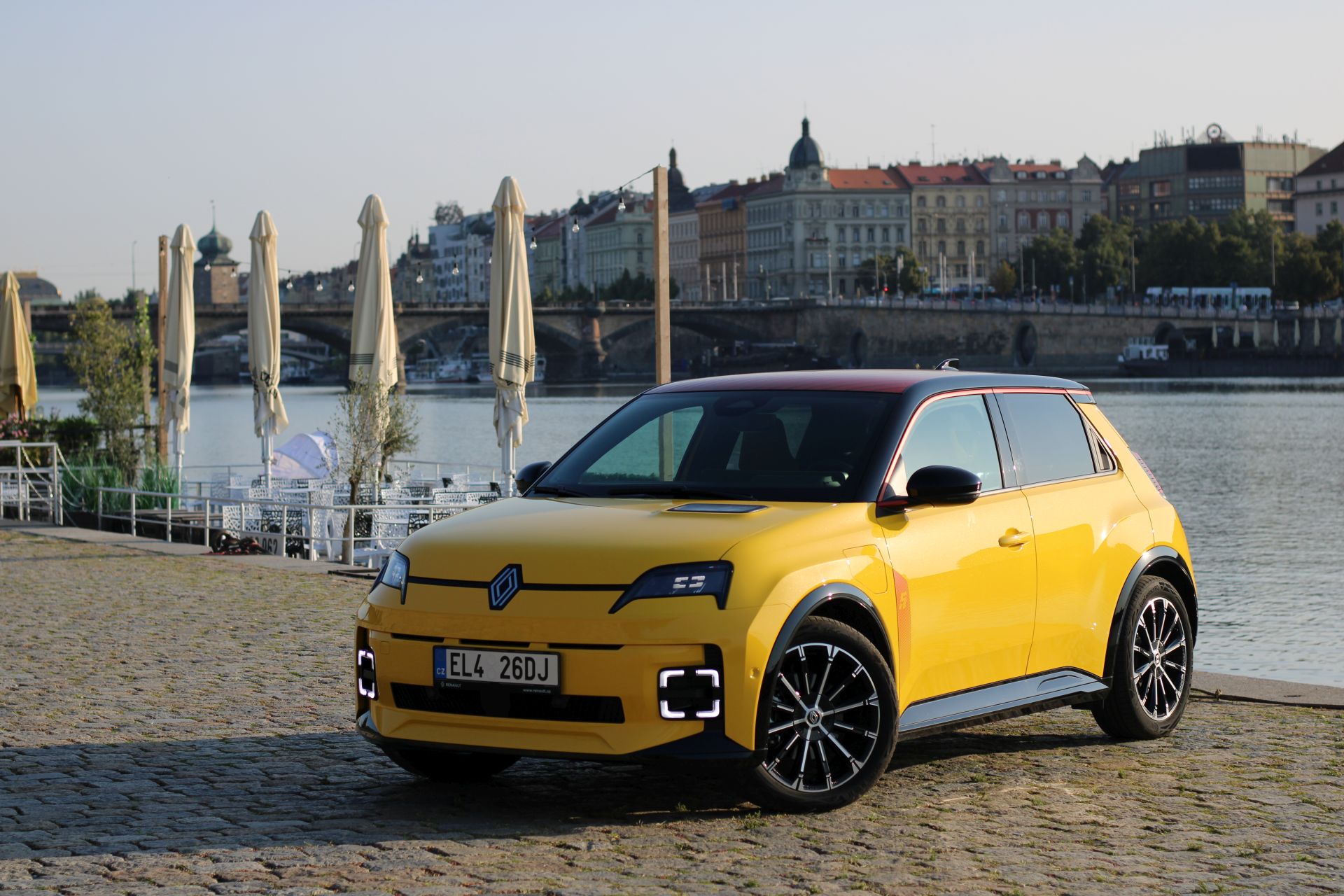 Renault 5 EV Iconic Cinq comfort range 2025