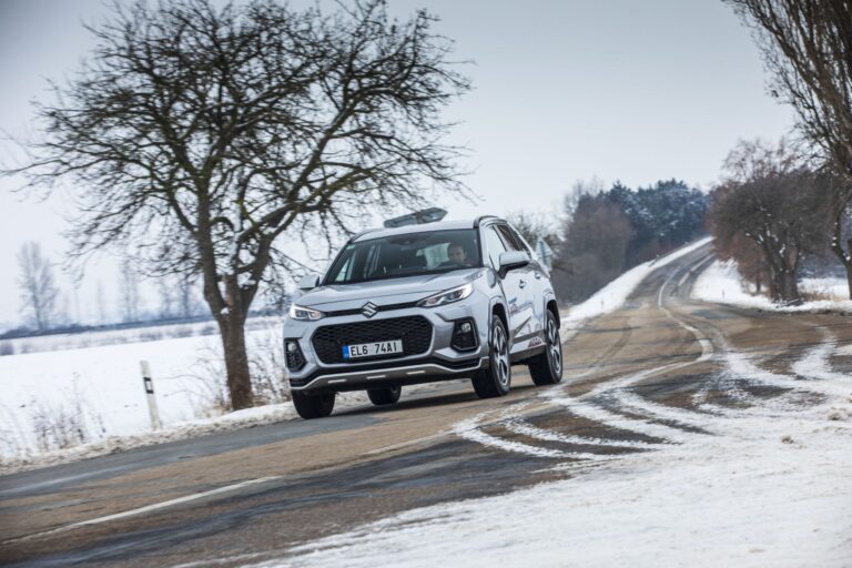 Suzuki Across in winter on Czech road